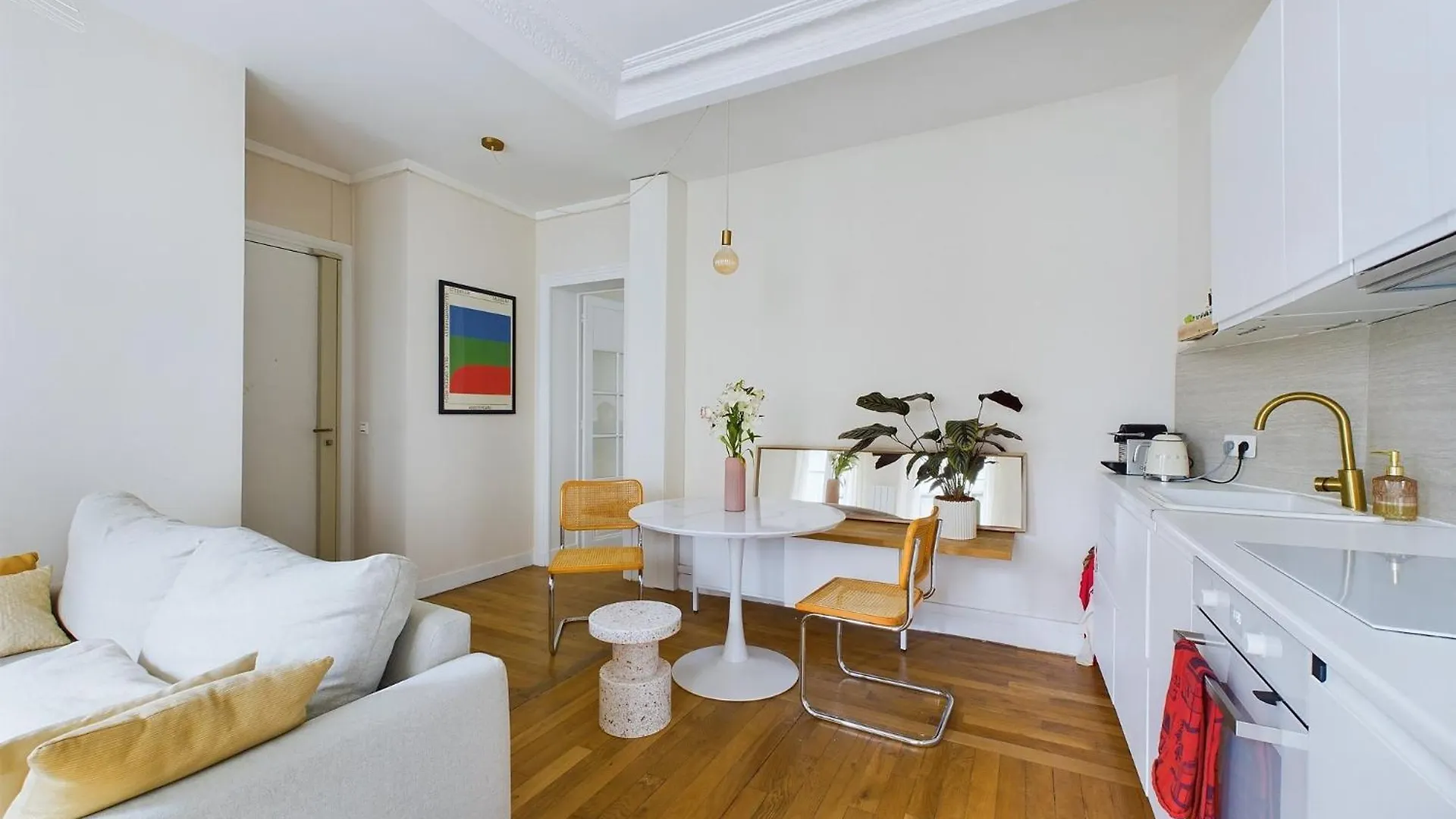 Charming Montmartre Apartment Paris France